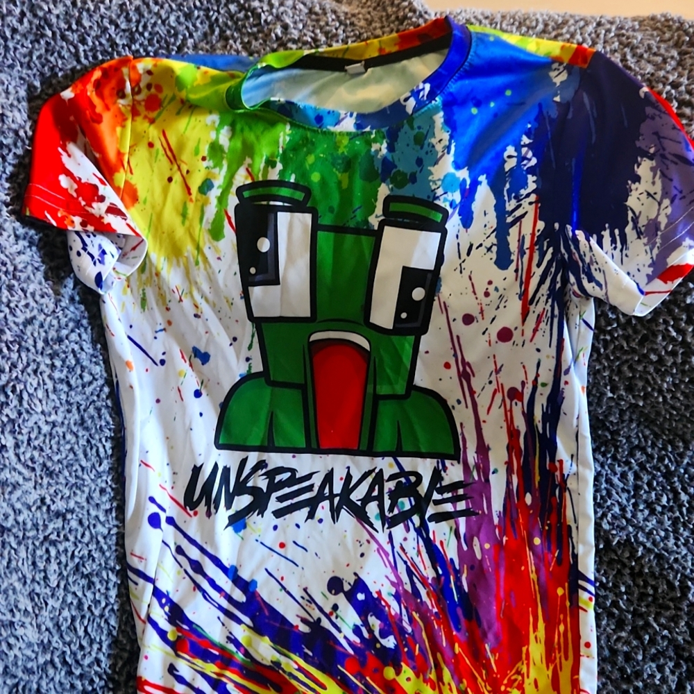 Boys unspeakable shirt small
